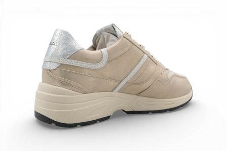 Piedi Nudi Kara Platino