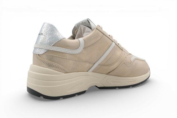 Piedi Nudi Kara Platino