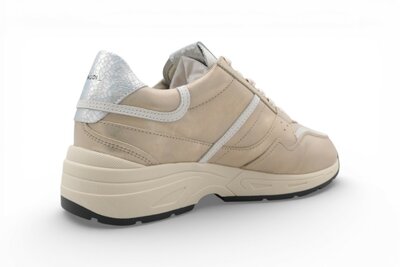 Piedi Nudi Kara Platino