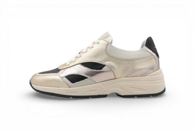 Piedi Nudi Zerba Goud