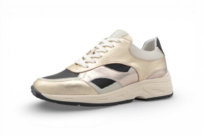 Piedi Nudi Zerba Goud